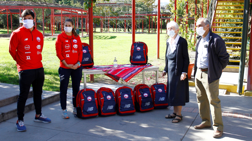 COCH y Team Chile donan 2.000 mascarillas