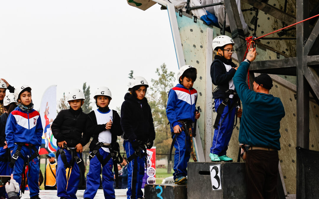 Federación de Andinismo realiza jornada de inducción a la escalada
