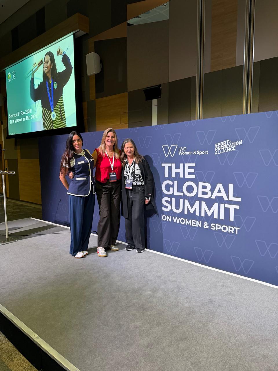 Directora Patricia López participó en Foro Mundial del Deporte Femenino