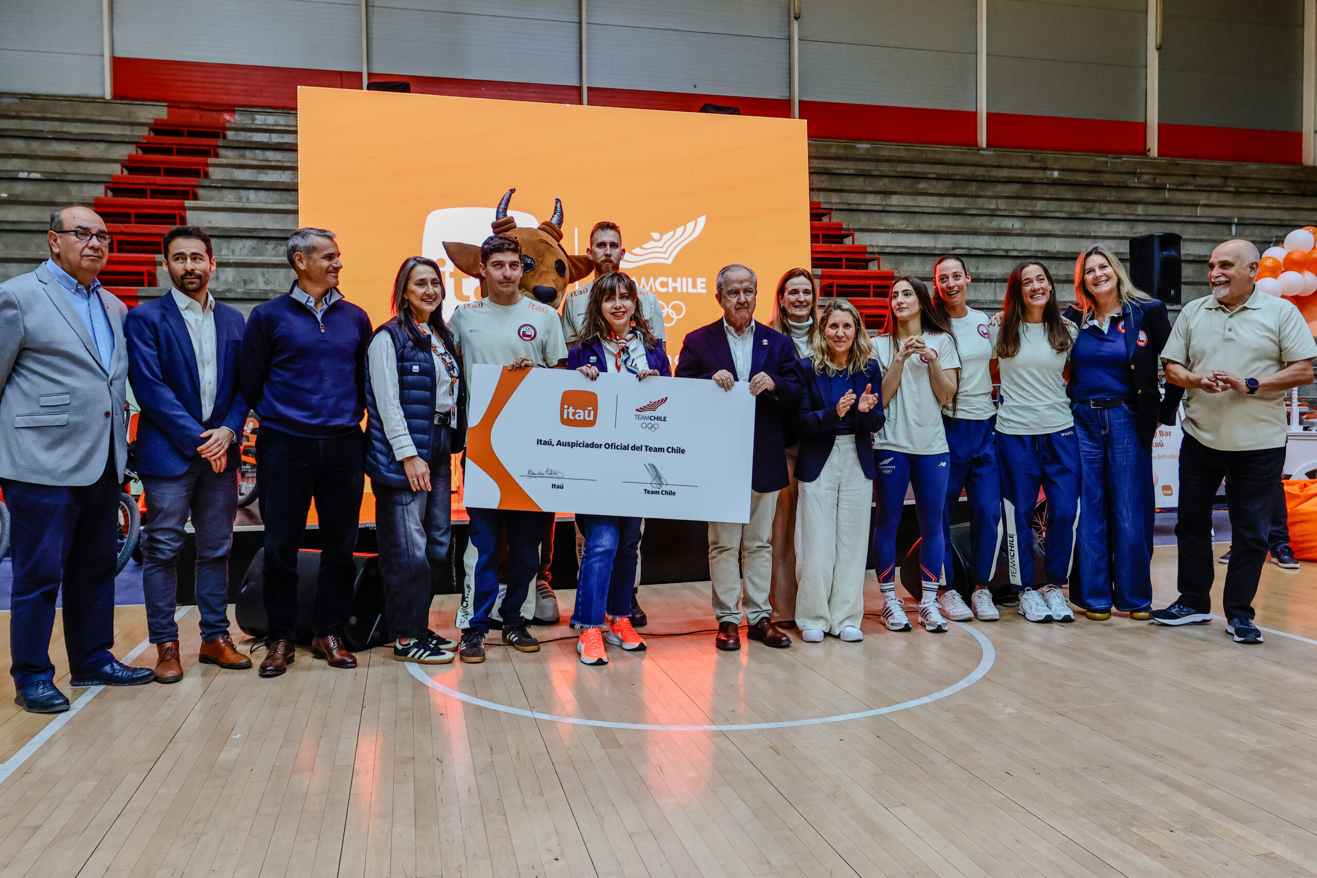 Itaú se convierte en nuevo auspiciador del Team Chile